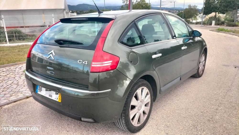 Citroën C4 1.6 HDi 110 Exclusive - 3