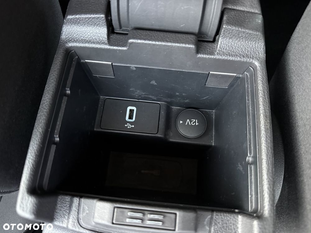 Ford Focus 1.0 EcoBoost Trend Edition Business - 32