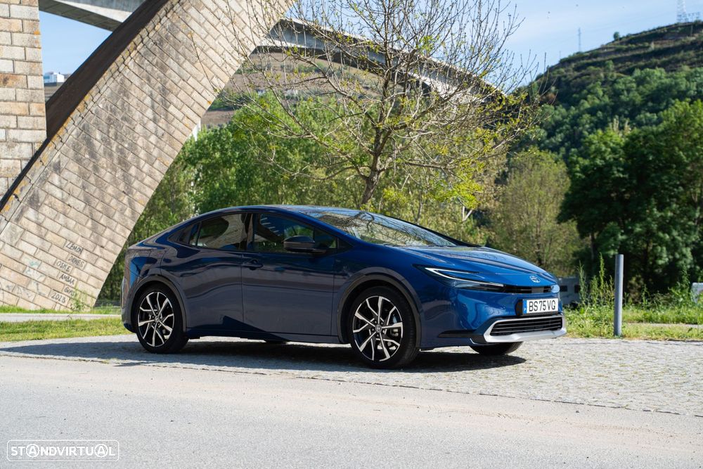 Toyota Prius 2.0 Plug-in Luxury - 3
