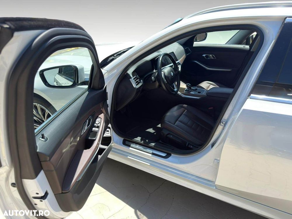 BMW Seria 3 320d xDrive AT MHEV - 11