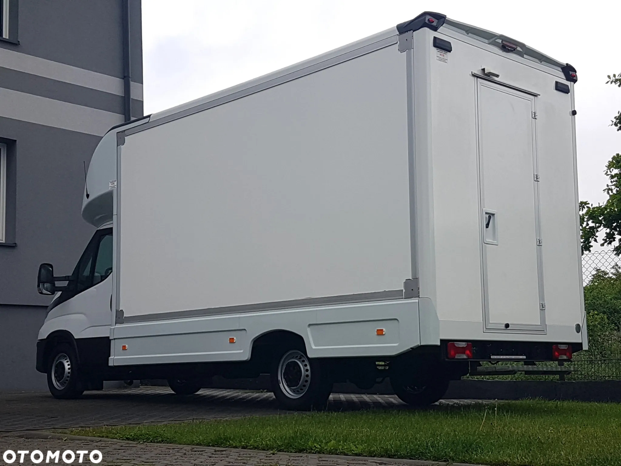 Iveco DAILY KONTENER NISKOPODŁOGOWY 4,43x2,23x2,42 SKLEP FOODTRUCK BAR KLIMA KONIOWÓZ KAMPER - 28