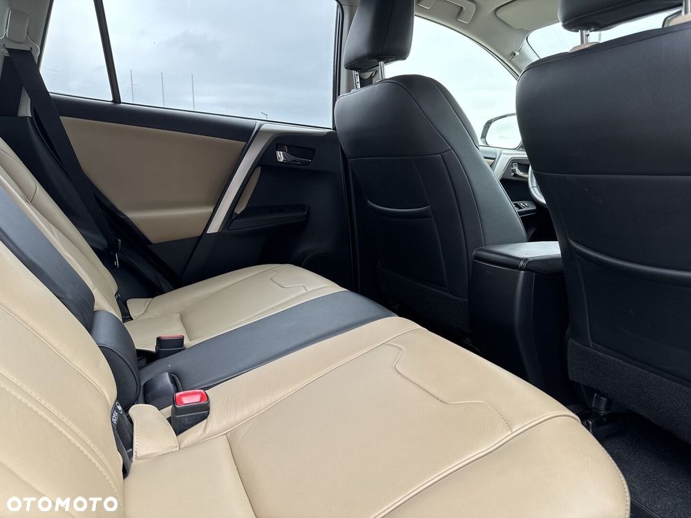 Toyota RAV4 - 11