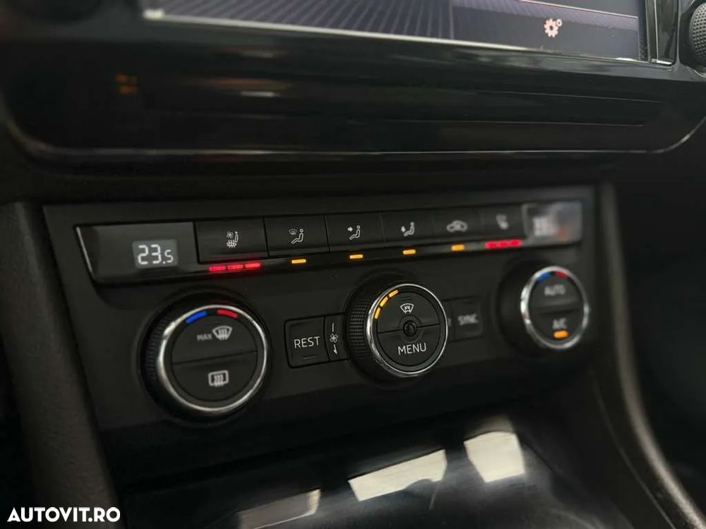 Skoda Superb Combi 2.0 TDI DSG Laurin & Klement - 23