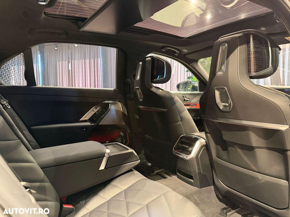 BMW Seria 7 740d xDrive MHEV - 24