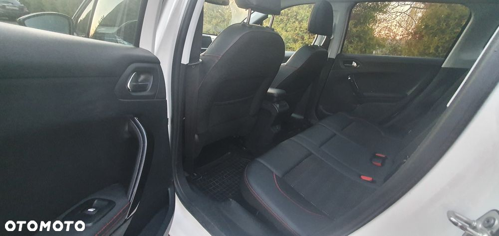 Peugeot 2008 - 4