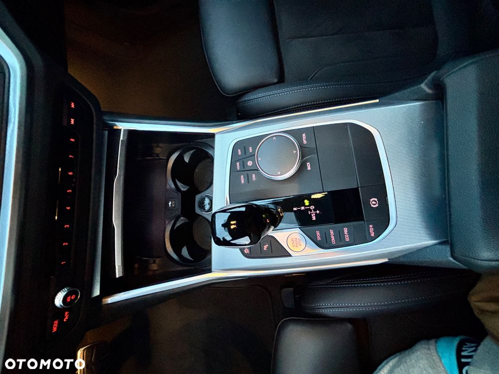 BMW Seria 3 320d xDrive M Sport Shadow sport - 9