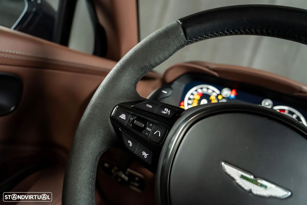 Aston Martin DBX 707 - 12