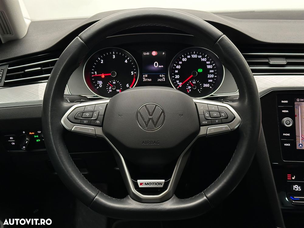 Volkswagen Passat - 8