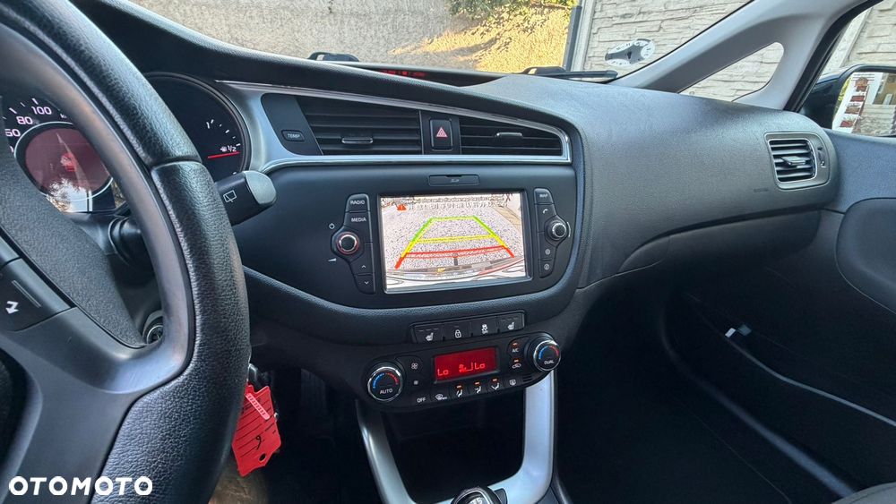 Kia Ceed - 33