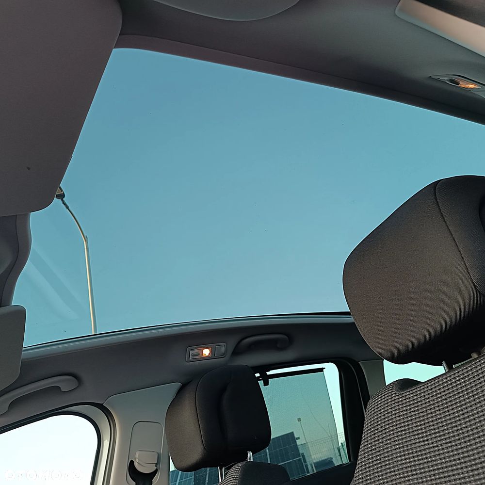 Peugeot 5008 2.0 HDi Premium + - 9