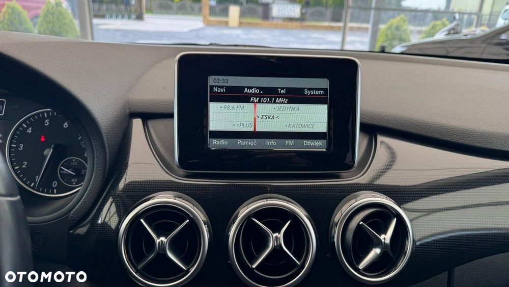 Mercedes-Benz Klasa B 180 BlueEFFICIENCY Edition 1 - 33