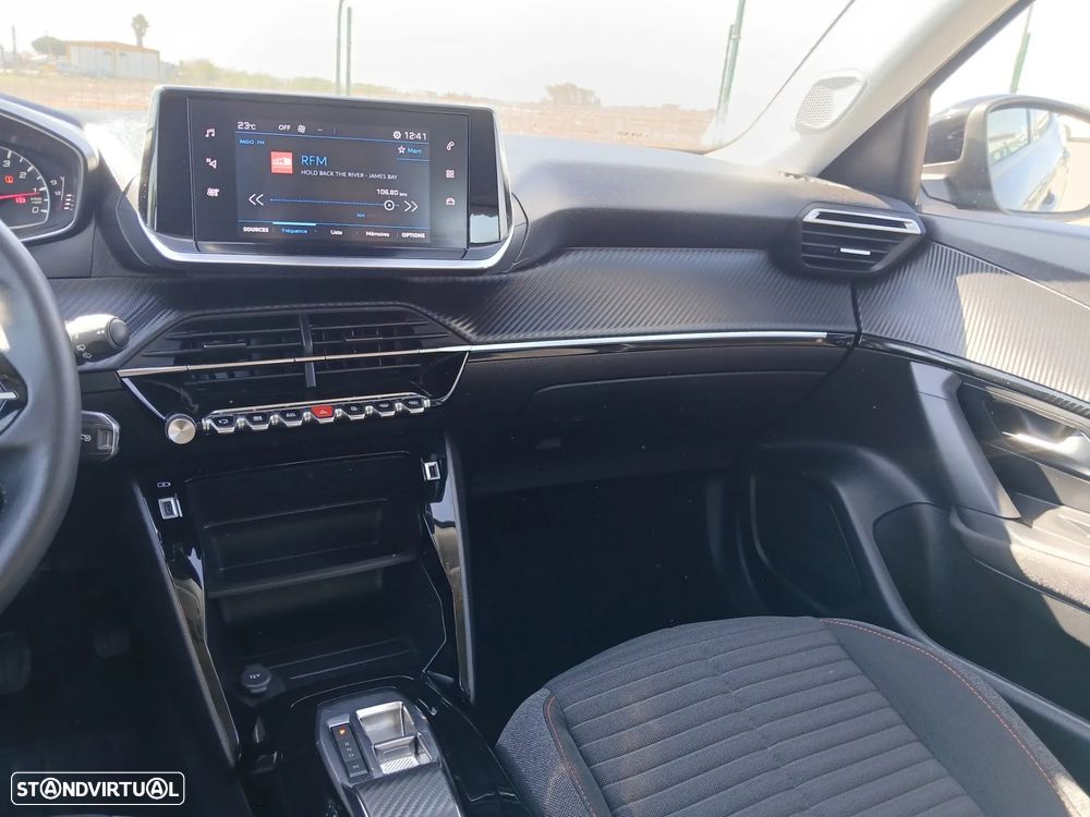 Peugeot 2008 1.2 PureTech Active Pack EAT8 - 19