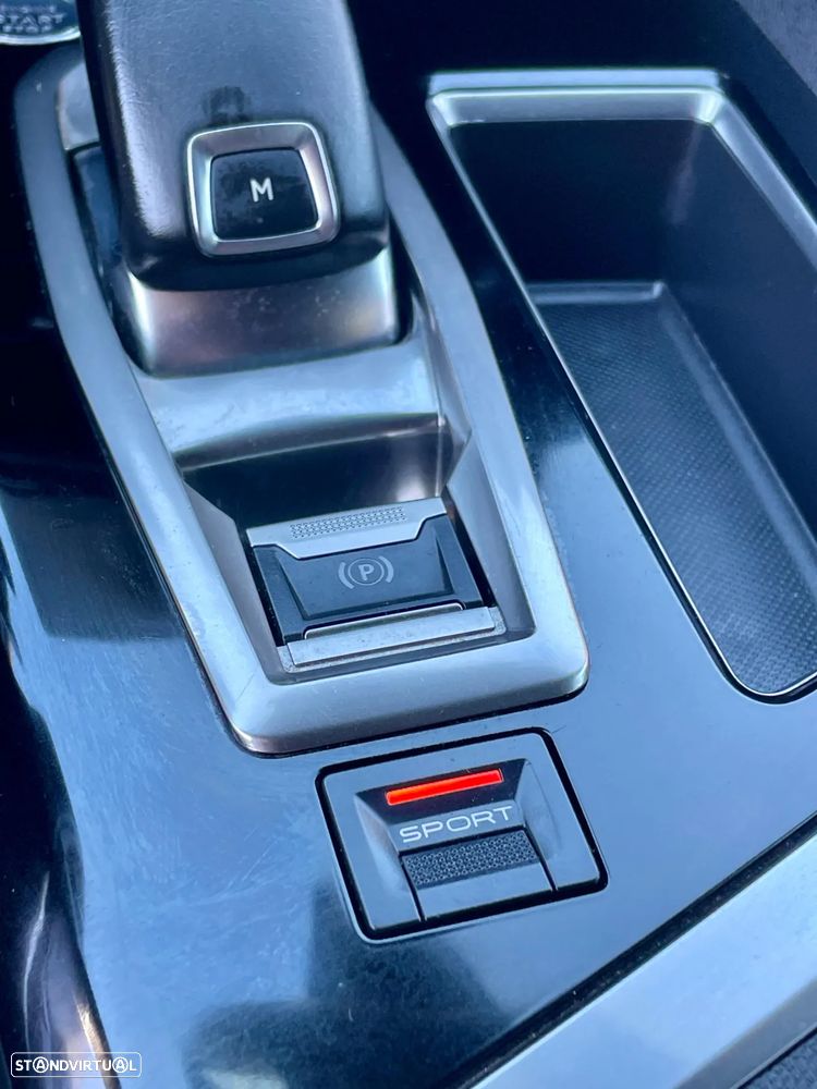 Peugeot 5008 1.5 BlueHDi GT Line J19 EAT8 - 30