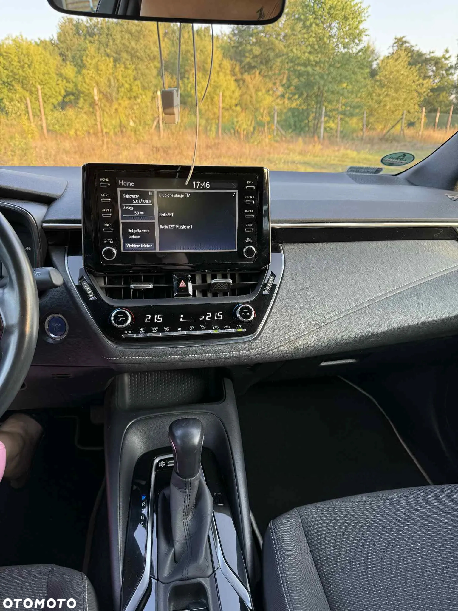 Toyota Corolla ver-1-8-hybrid-active - 7