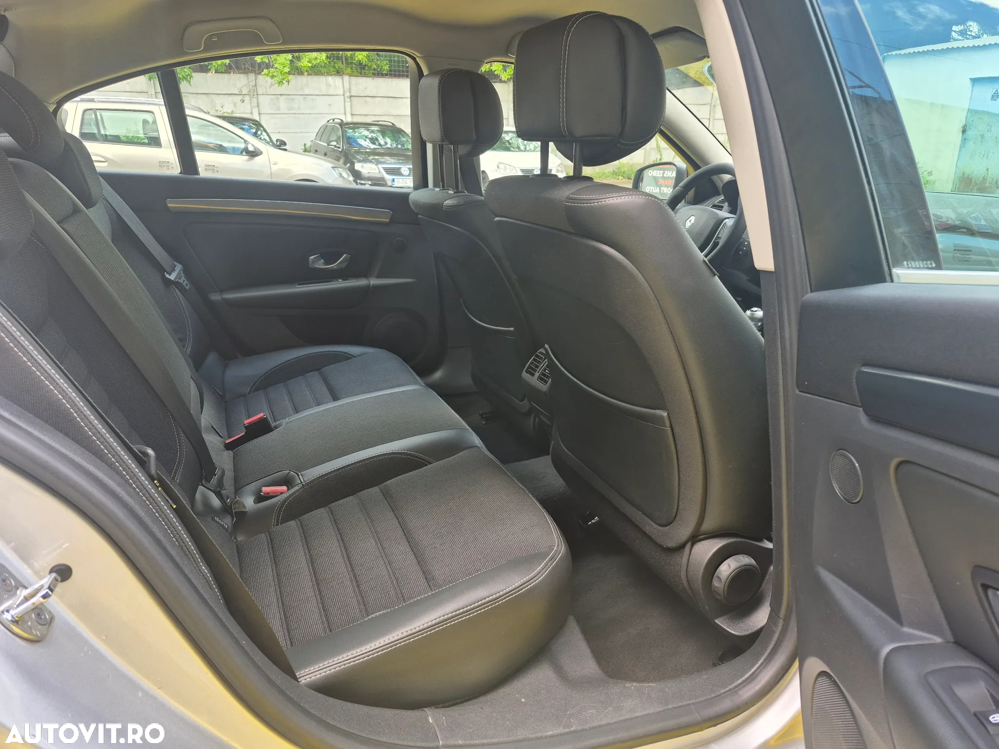 Renault Laguna 2.0dCi Privilege - 13