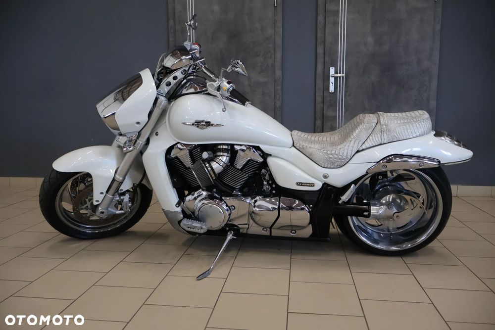 Suzuki Intruder - 19
