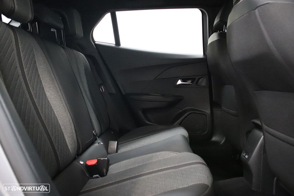 Peugeot 2008 1.2 PureTech Allure - 23