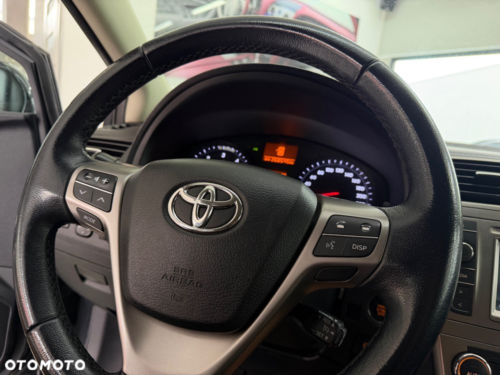 Toyota Avensis 2.0 D-4D Luna - 12