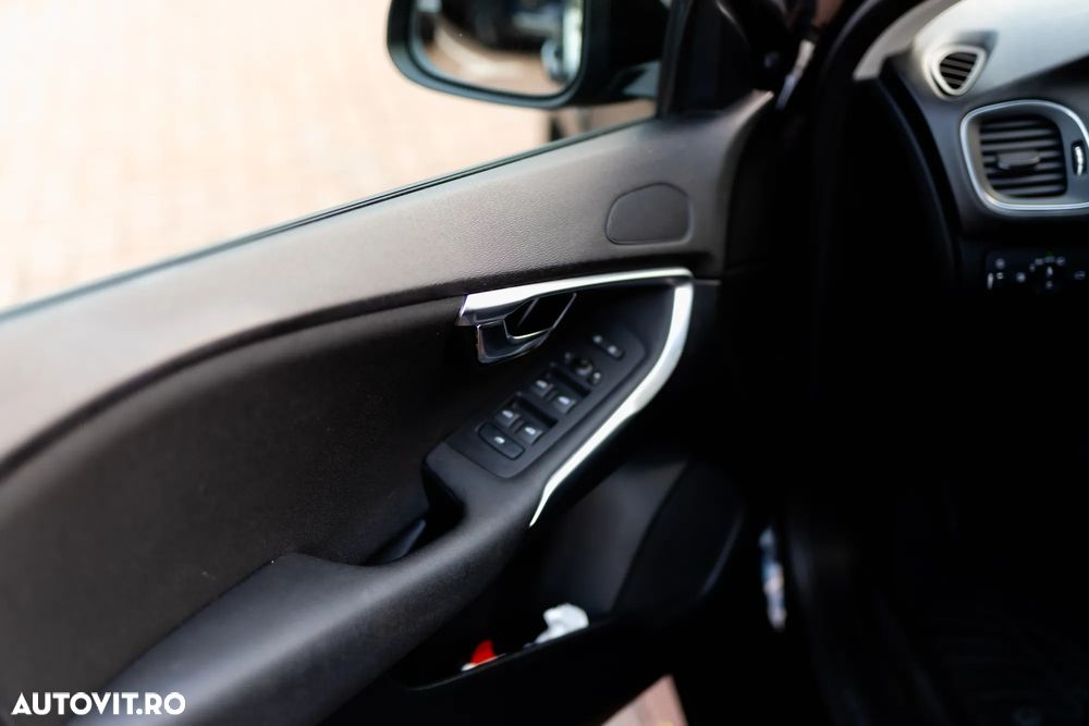 Volvo V40 T4 Powershift Momentum - 11