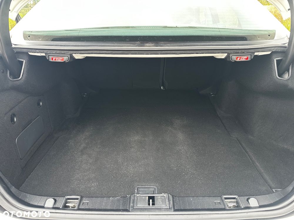 Mercedes-Benz Klasa E 350 4Matic Automatik Classic - 12