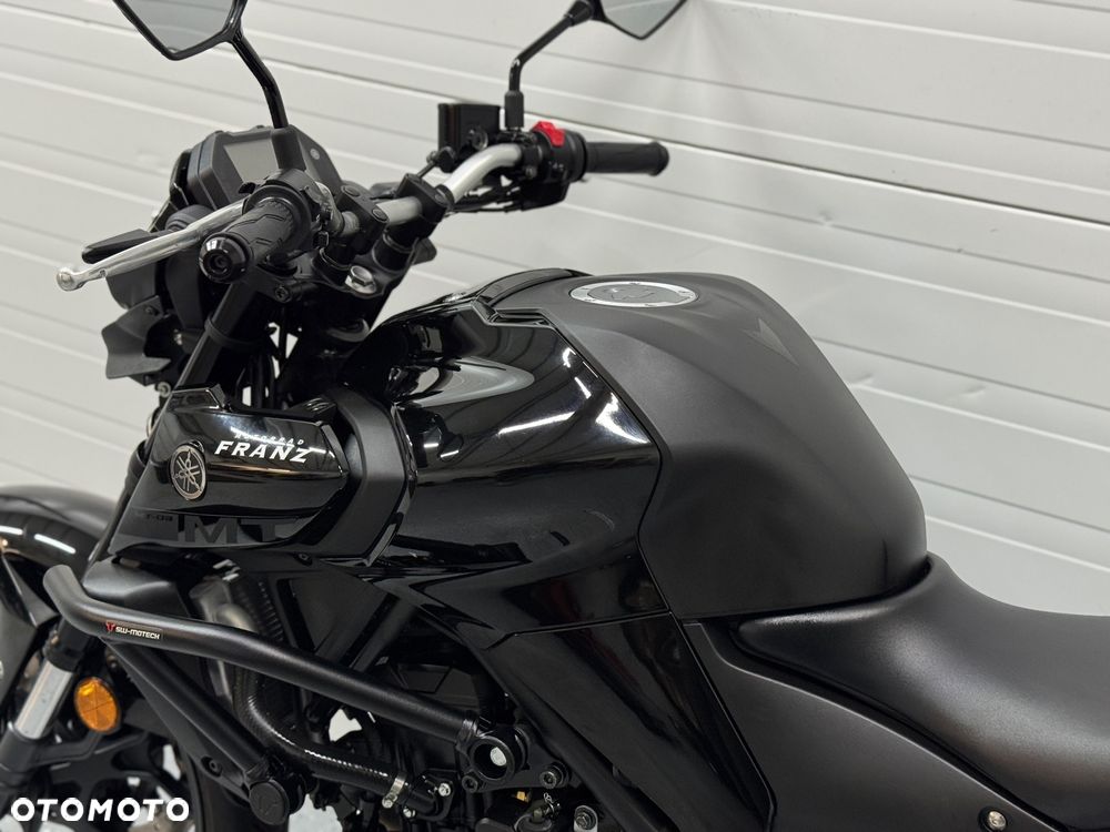 Yamaha MT - 19