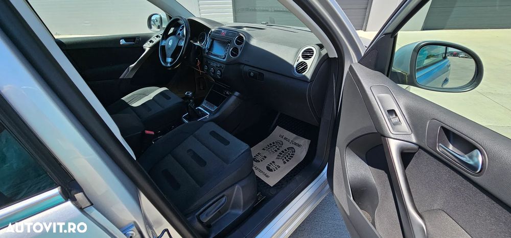 Volkswagen Tiguan - 10