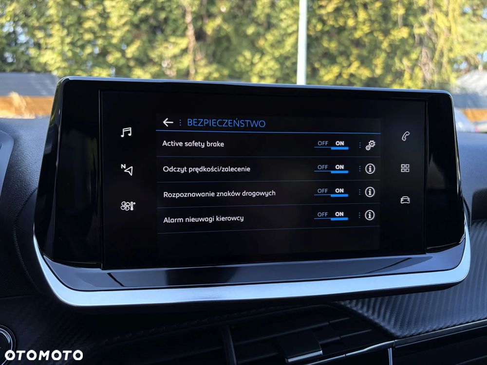 Peugeot 2008 1.2 PureTech Allure Pack S&S - 28