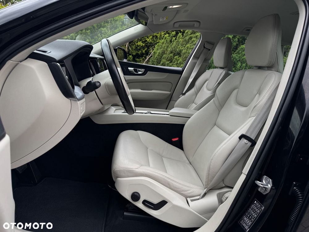Volvo XC 60 B4 D AWD Geartronic Momentum Pro - 5