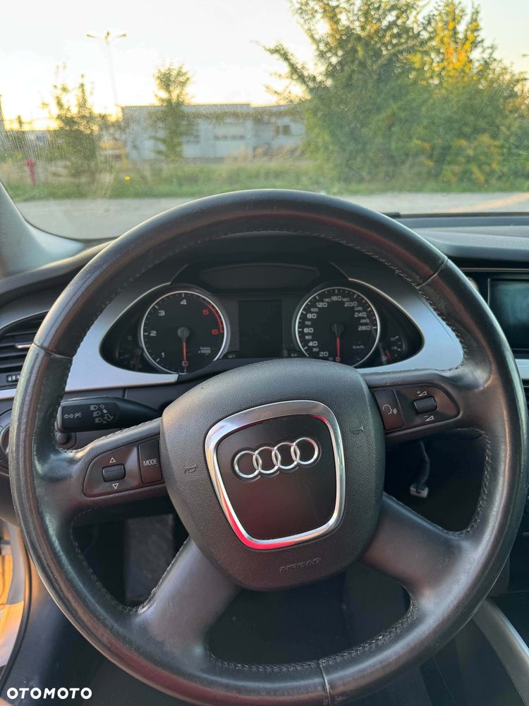 Audi A4 Limousine - 10