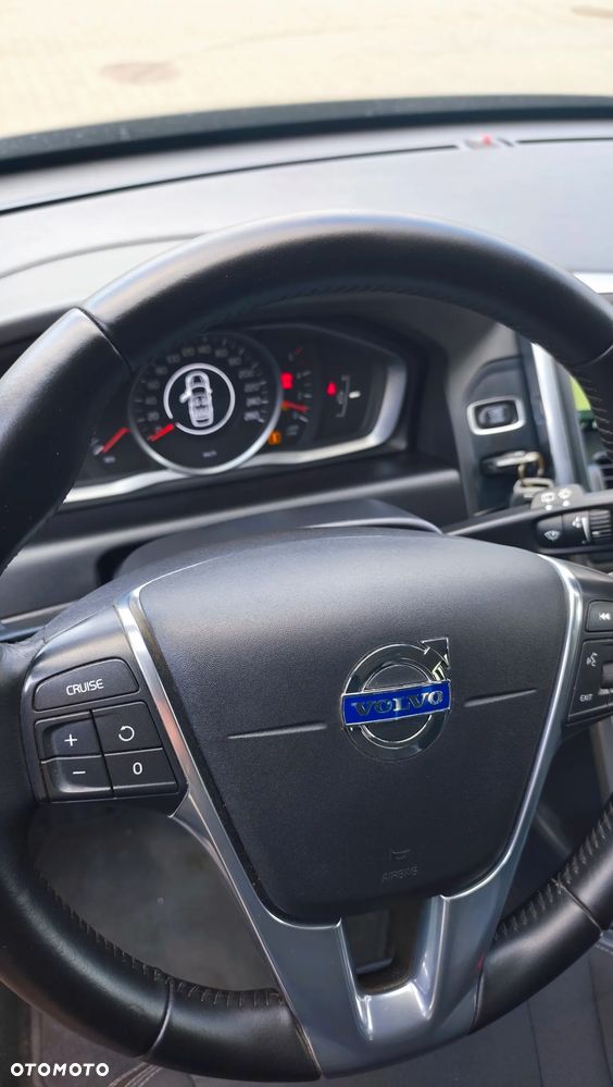Volvo XC 60 D4 Drive-E R-Design Kinetic - 24