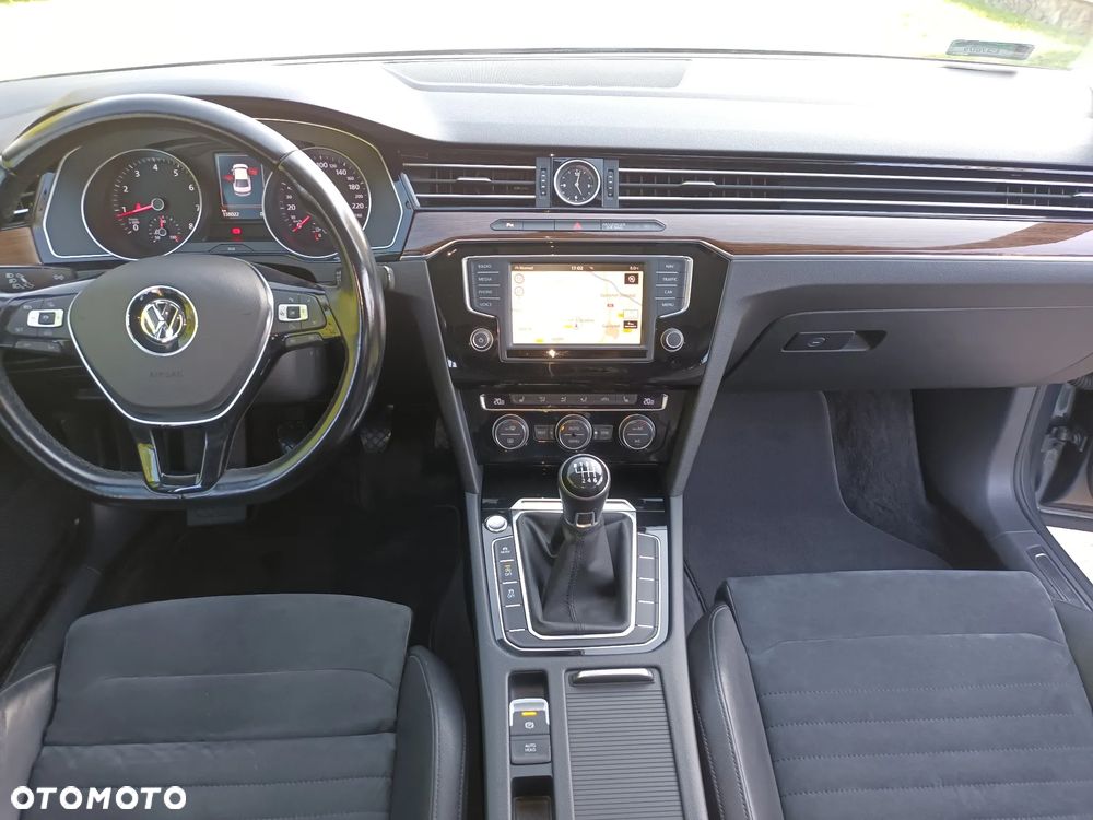 Volkswagen Passat 1.8 TSI BMT Highline - 13