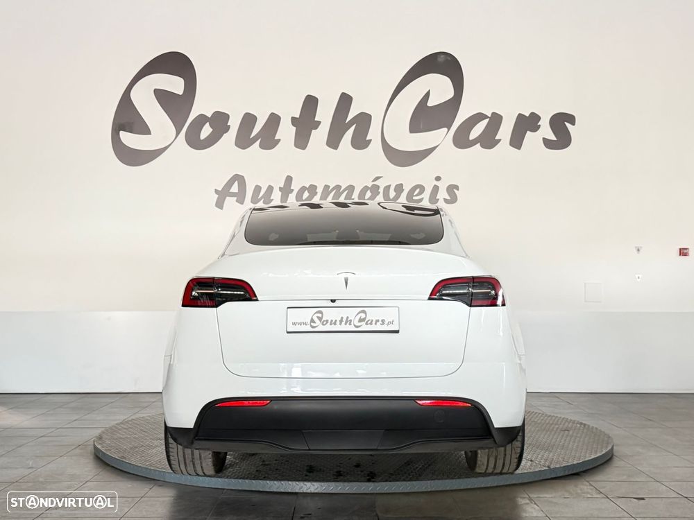Tesla Model Y - 5