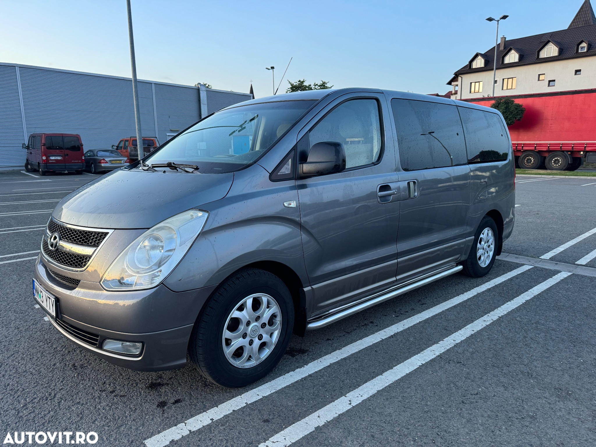 Hyundai H-1 2.5 CRDi Travel Comfort - 2