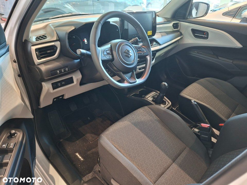 Suzuki Swift - 4