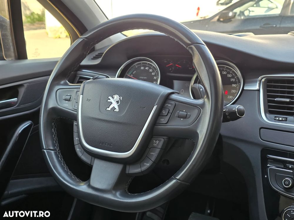 Peugeot 508 RXH Hybrid4 - 21