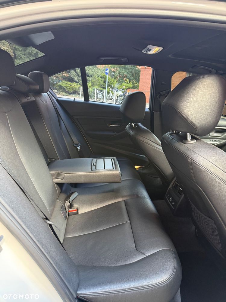 BMW Seria 3 - 25