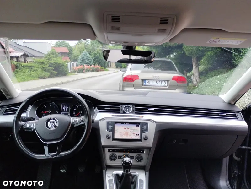 Volkswagen Passat - 10