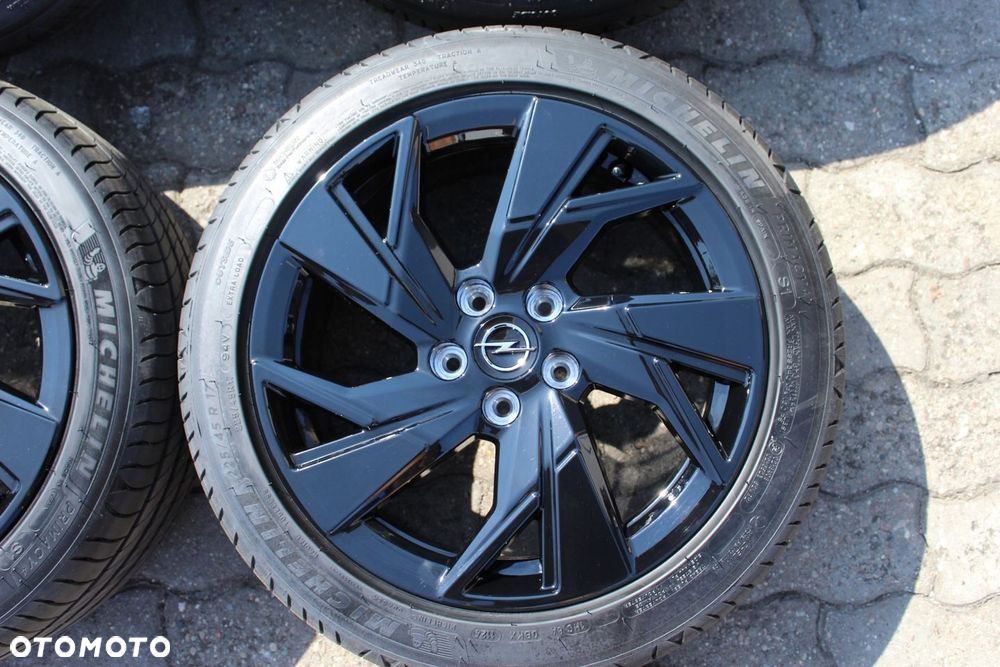 ORYG OPEL ASTRA L 17cali 5x108 ET44 KLEBER 225/45 - 1