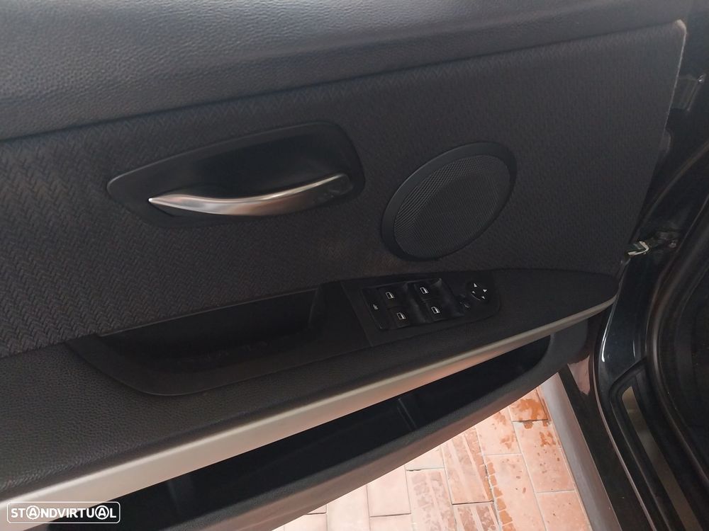 BMW 318 d Navigation - 3