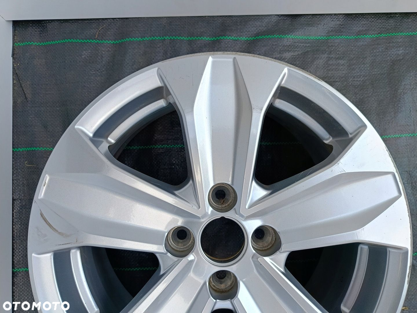 FELGA ALUMINIOWA DACIA OE 6.5x16 ET45 4X100 403009186R - 4
