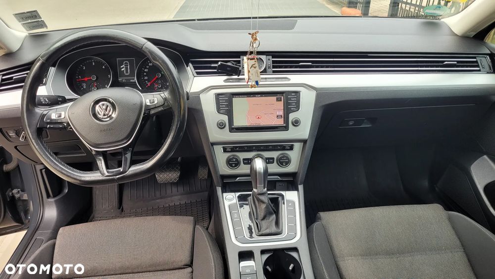 Volkswagen Passat - 9