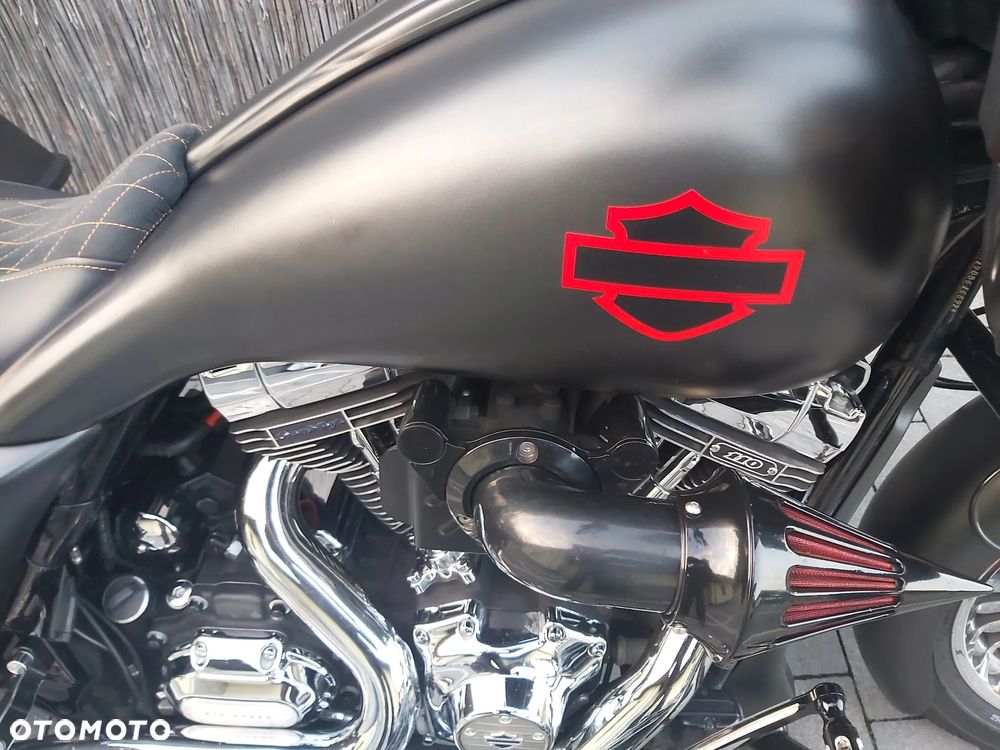 Harley-Davidson Touring Road Glide - 10