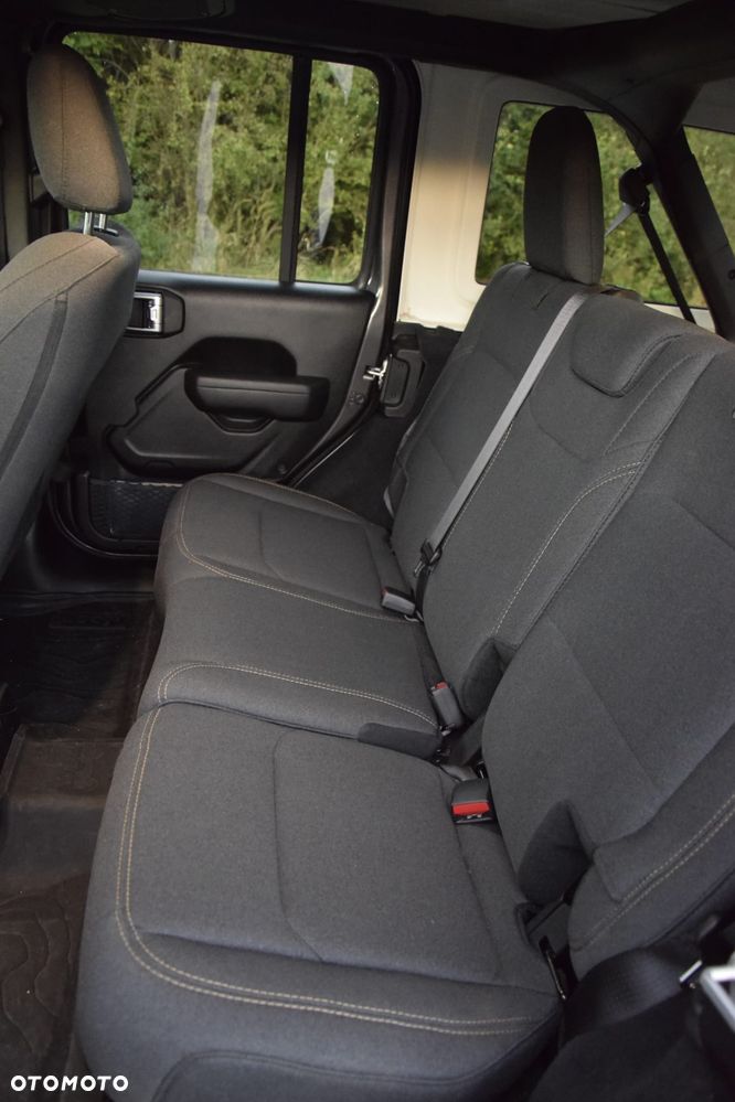 Jeep Wrangler - 7