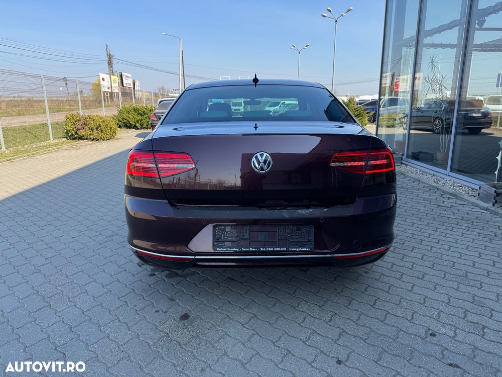 Volkswagen Passat 2.0 TDI DSG Highline - 5