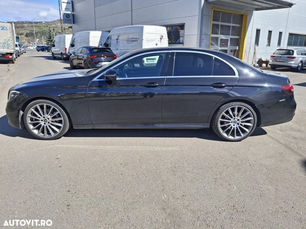 Mercedes-Benz E 200 9G-TRONIC AMG Line - 9