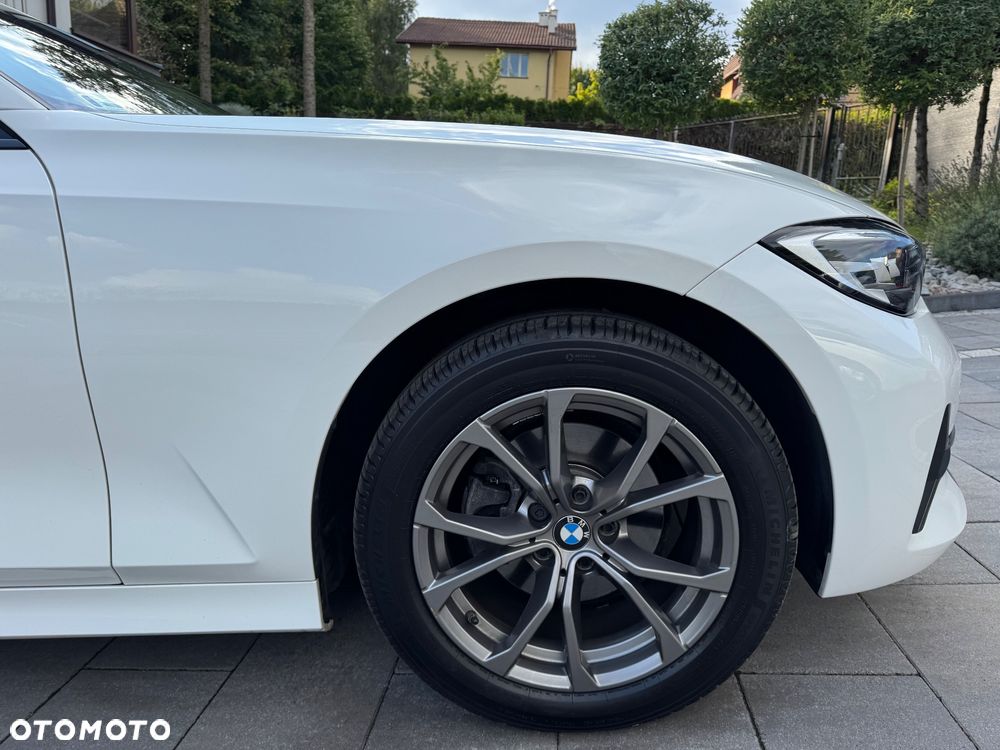 BMW Seria 3 320i xDrive Advantage sport - 13