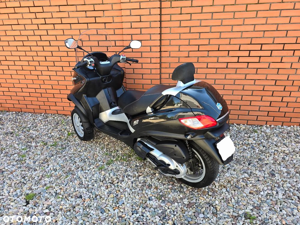 Piaggio MP-3 - 9