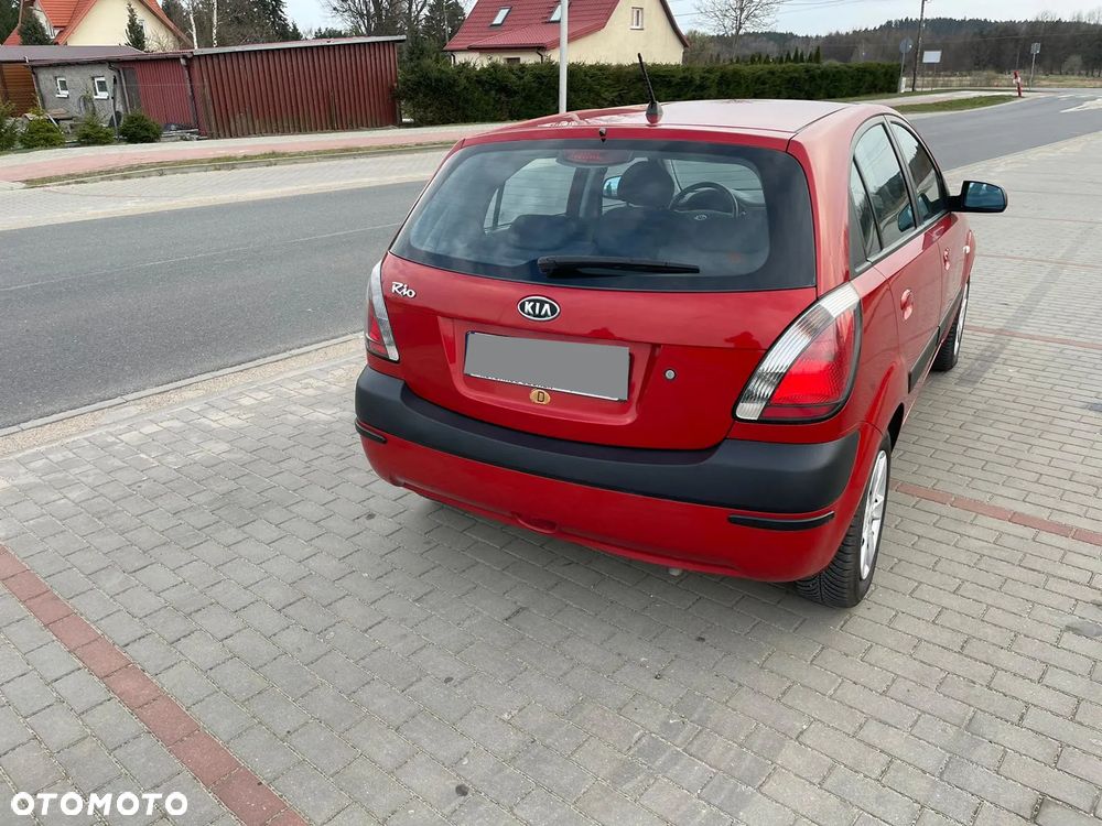 Kia Rio 1.4 Family - 11