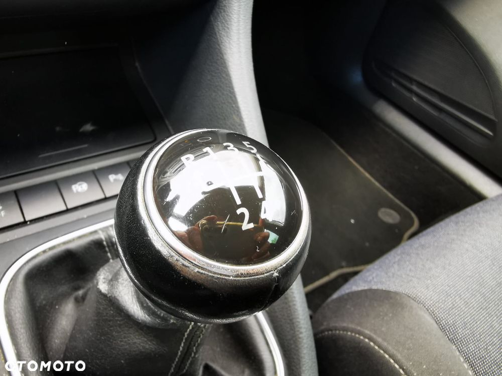 Volkswagen Golf 1.6 TDI DPF Style - 14