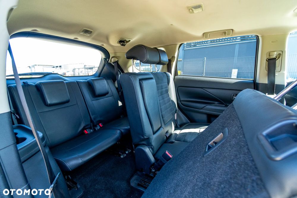 Mitsubishi Outlander 2.0 Intense 2WD CVT - 30